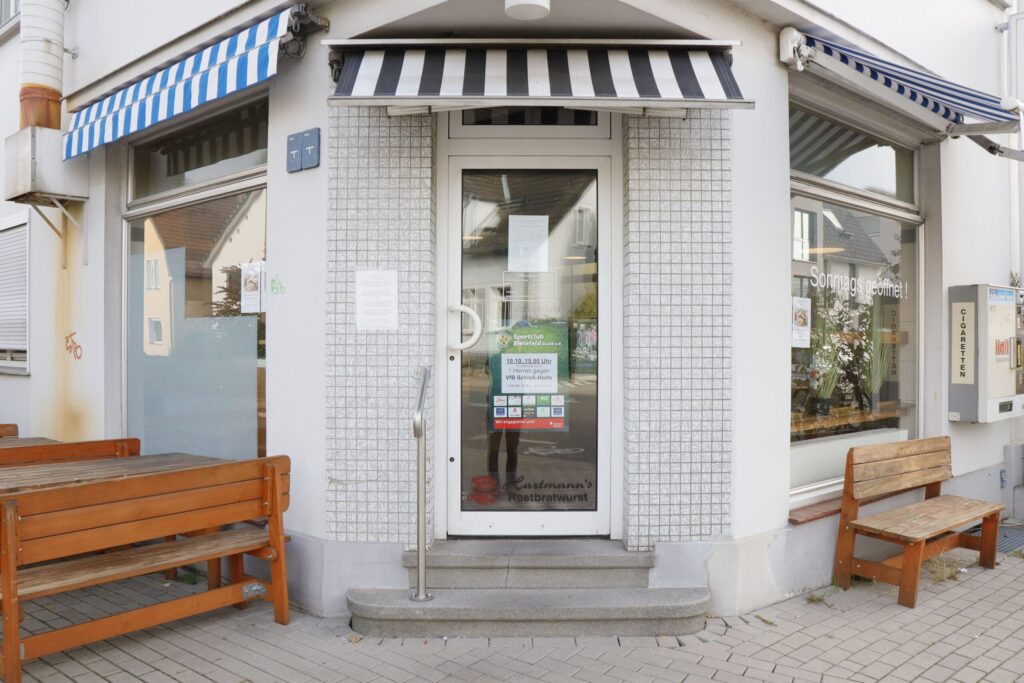 Außenansicht des Imbiss Fritz in Bielefeld, Sudbrackstraße 98 – traditioneller deutscher Kult-Imbiss mit über 40 Jahren Geschichte und leckerem Angebot.