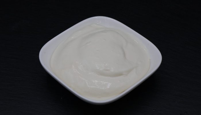 Mayonnaise vom Imbiss Fritz in Bielefeld: Cremige und aromatische Mayo – die ideale Ergänzung zu Pommes, Burgern und anderen Imbissgerichten.