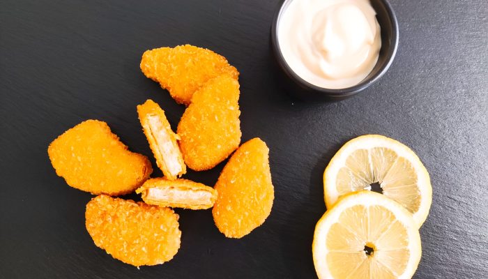 No Chicken Nuggets vom Imbiss Fritz in Bielefeld: Knusprige, pflanzliche Nuggets aus hochwertigem Innenfilet-Ersatz – perfekt mit unseren Dips.