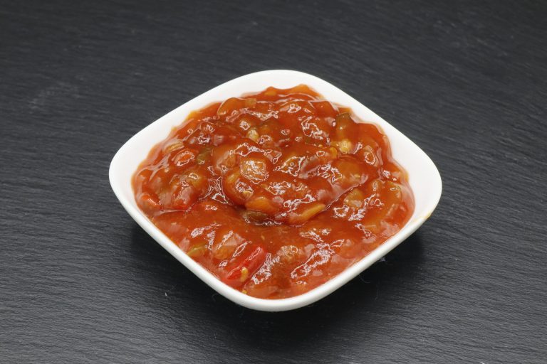 Paprikasauce vom Imbiss Fritz in Bielefeld: Würzige und aromatische Sauce, perfekt als Begleitung zu Currywurst, Schnitzel und mehr – ein Genuss für jeden Geschmack.